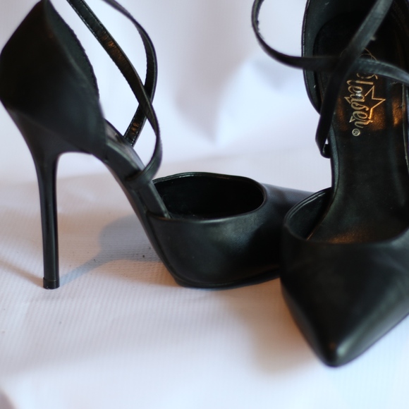 Pleaser - Picture 3 of 8